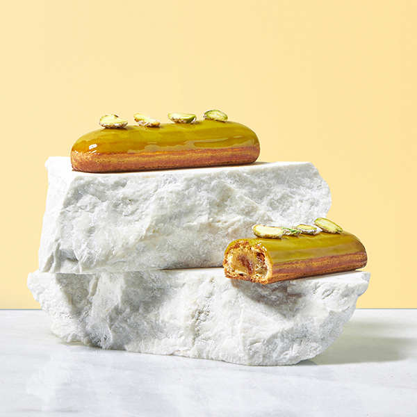 Pistachio Eclair - Halloween Edition