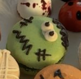 Frank Pistachio Macaron