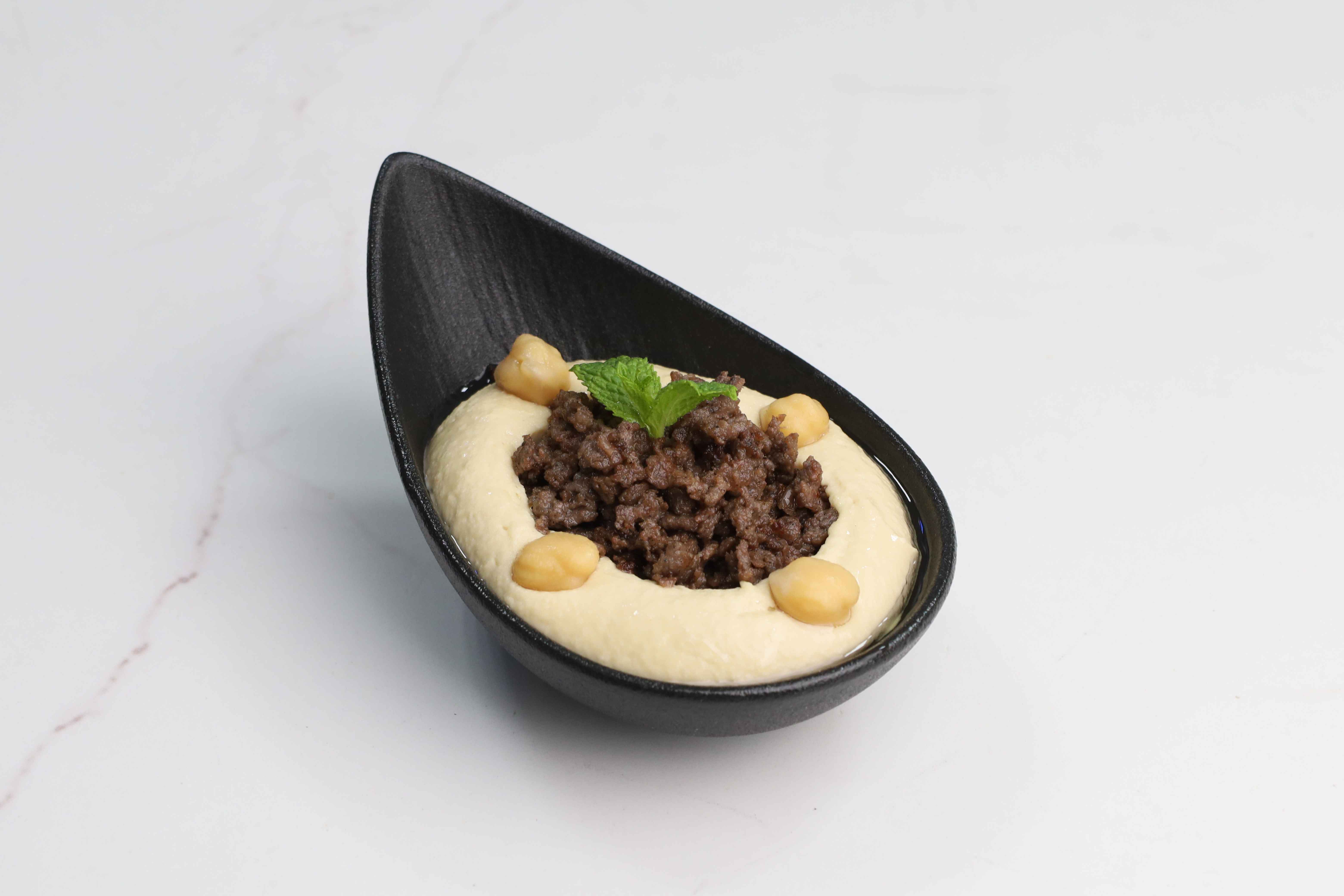 Hummus with Minced Beef