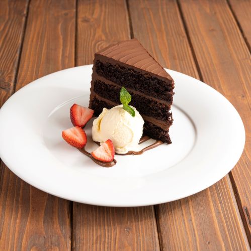 Chocolate Cake With Ice cream
