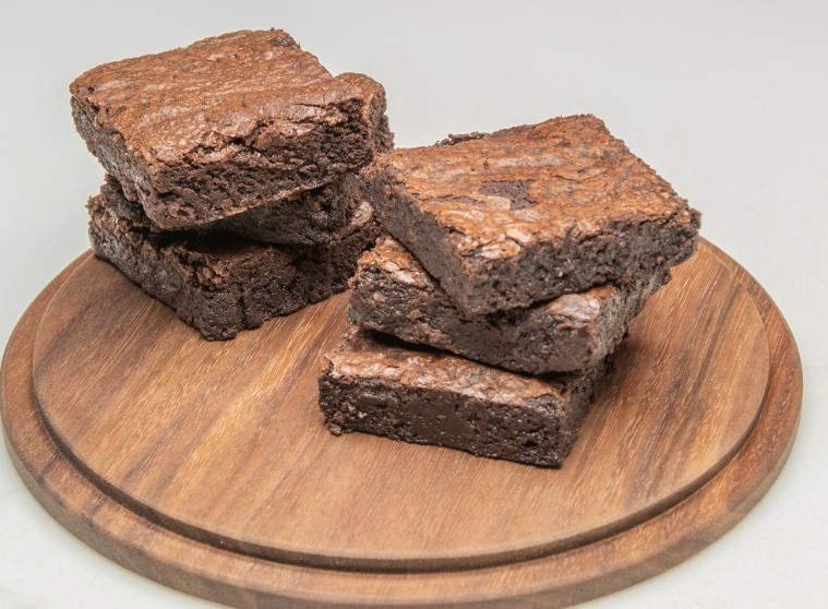 A Slice of Crinkle Brownies
